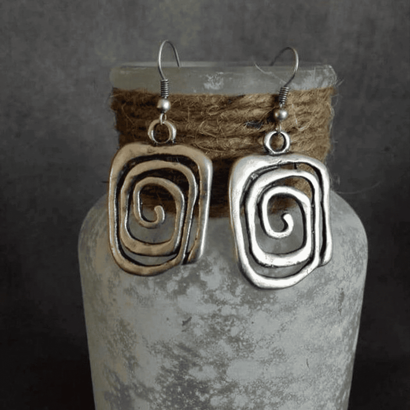 Visa | Retro Twisted Silver Earrings